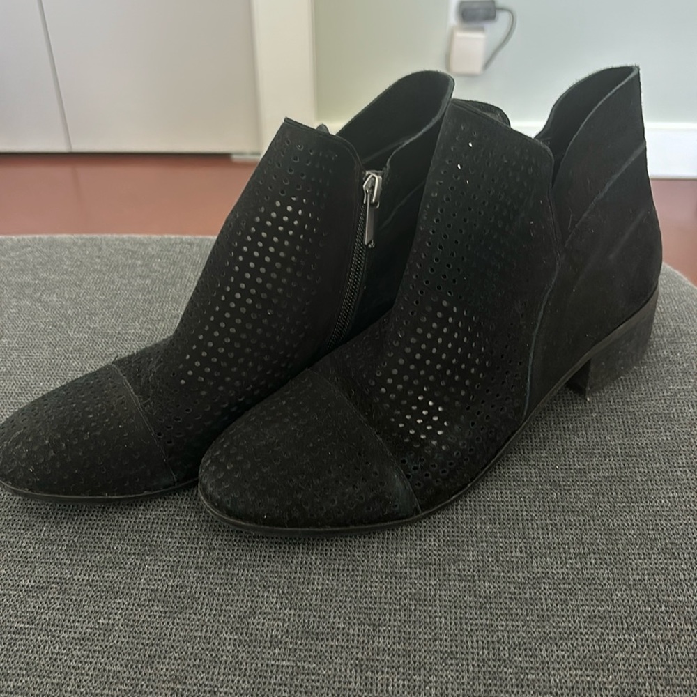 Sam Edelman suede booties size 7.5. Worn once!